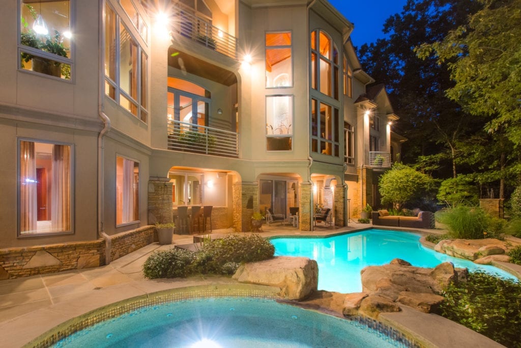 Atlanta Luxury Homes with Pools